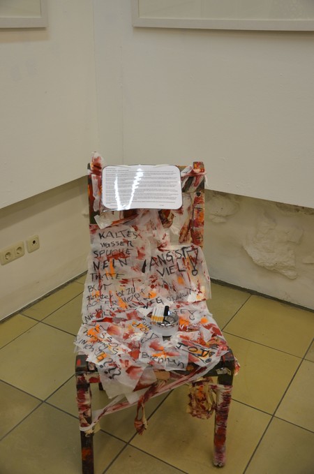 Ein künstlerisch gestalteter Stuhl