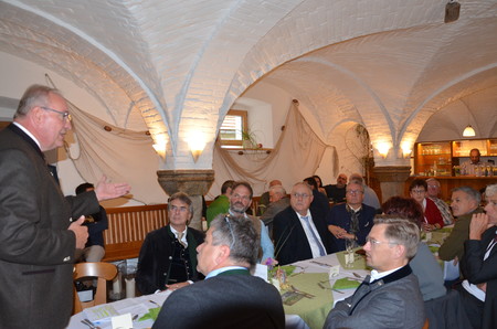 Eröffnung der Fischsaison im Fischrestaurant mit zahlreichen Gästen