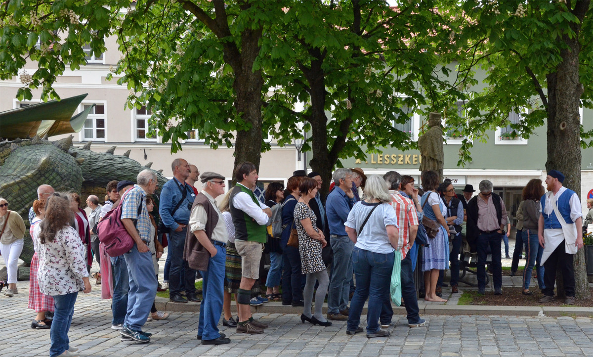 Viele TeilnehmerInnen bei der Stadtführung